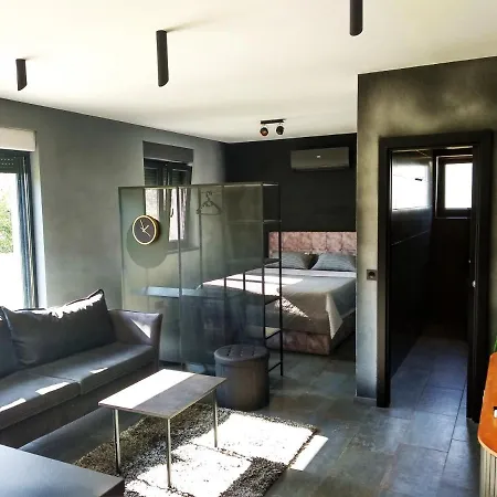 House Of Silence * Τρογκίρ